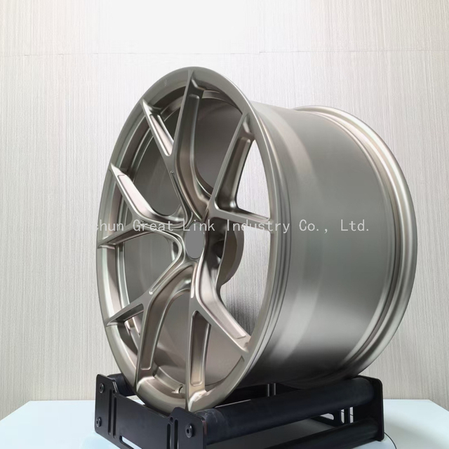 Lightweight Forged Aluminium Alloy Car Rims, Polished Frozen Gold Finish 5x114.3 5x120 Concave Style New Wheels