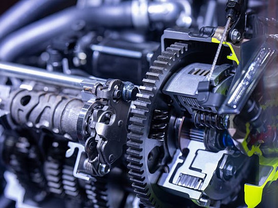 How AI and Robotics Improve Engine Parts Manufacturing