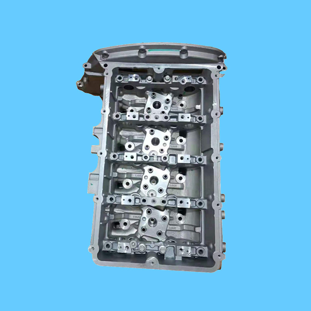 GL Engine Cylinder Head LR004428 for Land Rover Defender 2007-2012 2.4 TDCi OE Standard Replacement Auto Engine Part